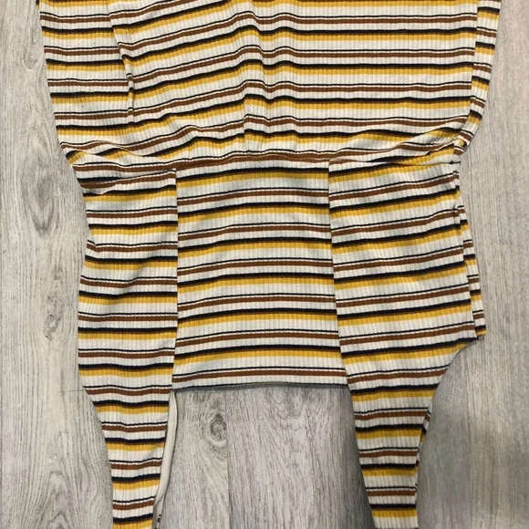 stripped jumpsuit - Picture 3 of 4